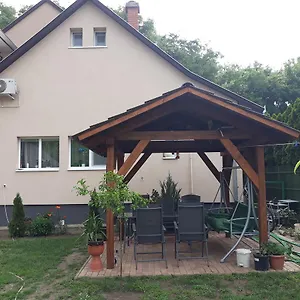 Sebes Apartman Apartament Debreţin